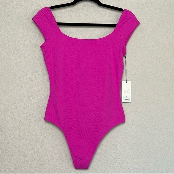 NWT CARBON38 ONA Dance Leotard Barbie Pink Python Cap Sleeve Thong Bodysuit M - Picture 3 of 8